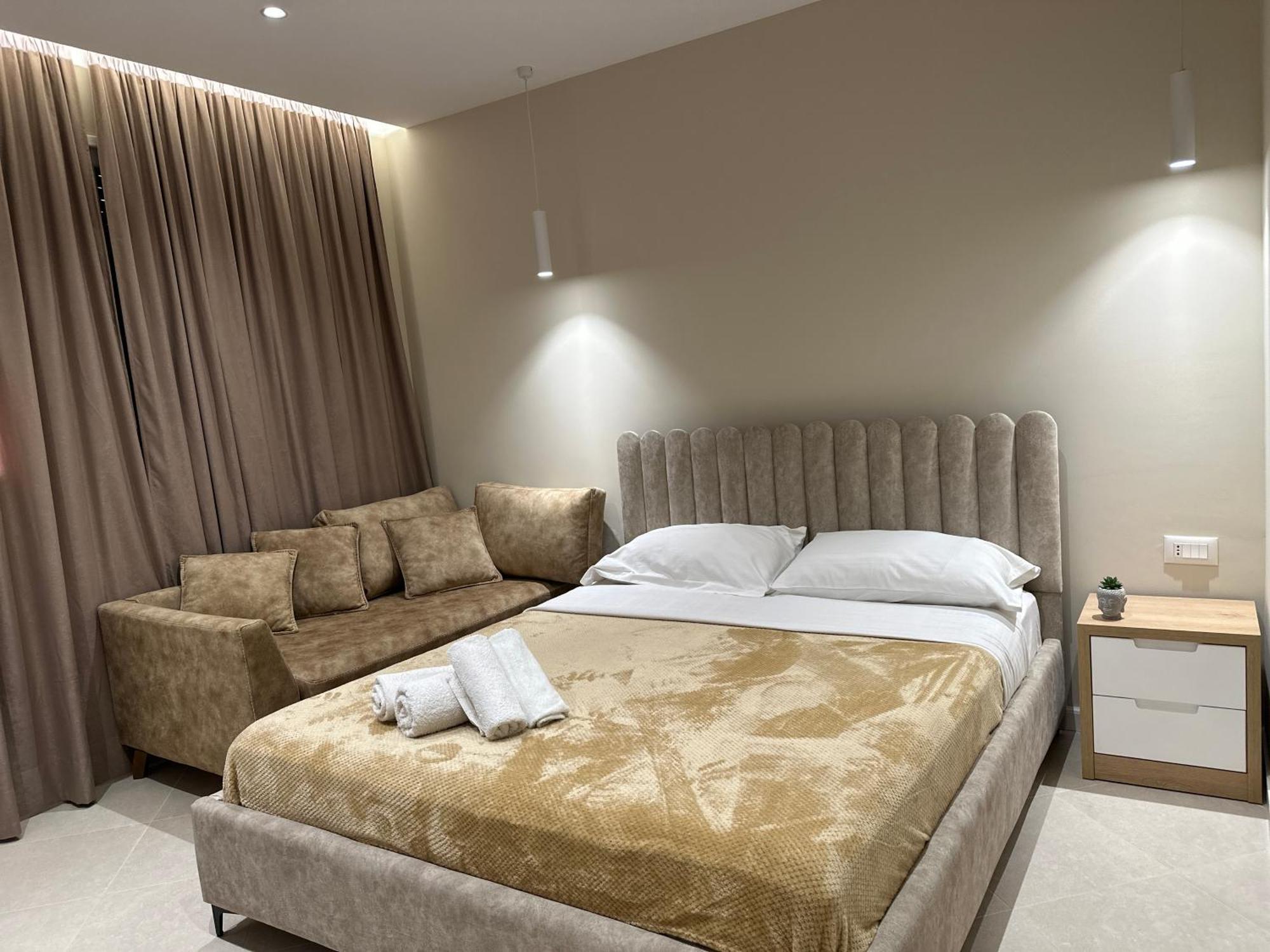 Beachfront Apartment With Balcony Vlore Exterior photo
